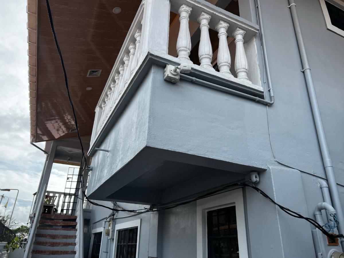 Hollywood Guesthouse جورج تاون المظهر الخارجي الصورة